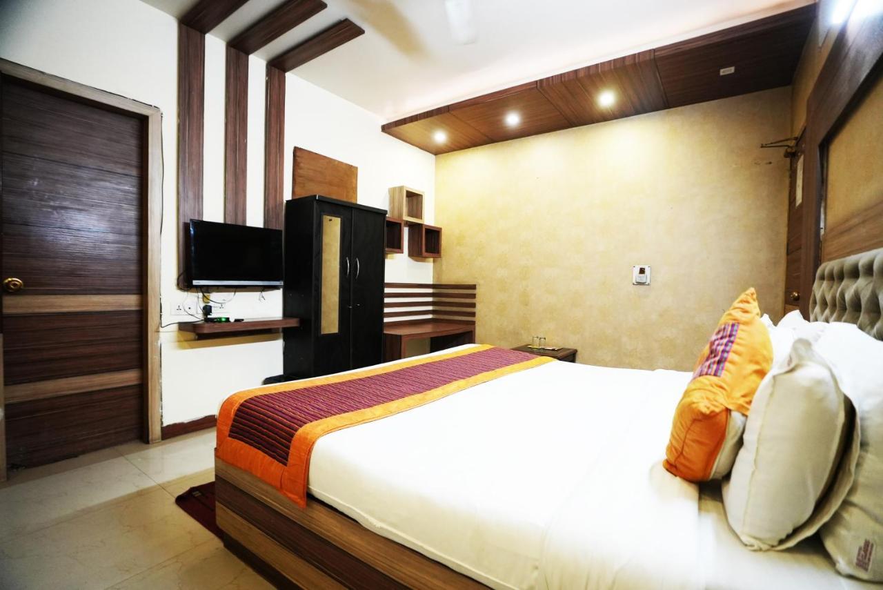 Hotel Classic Új-Delhi Kültér fotó